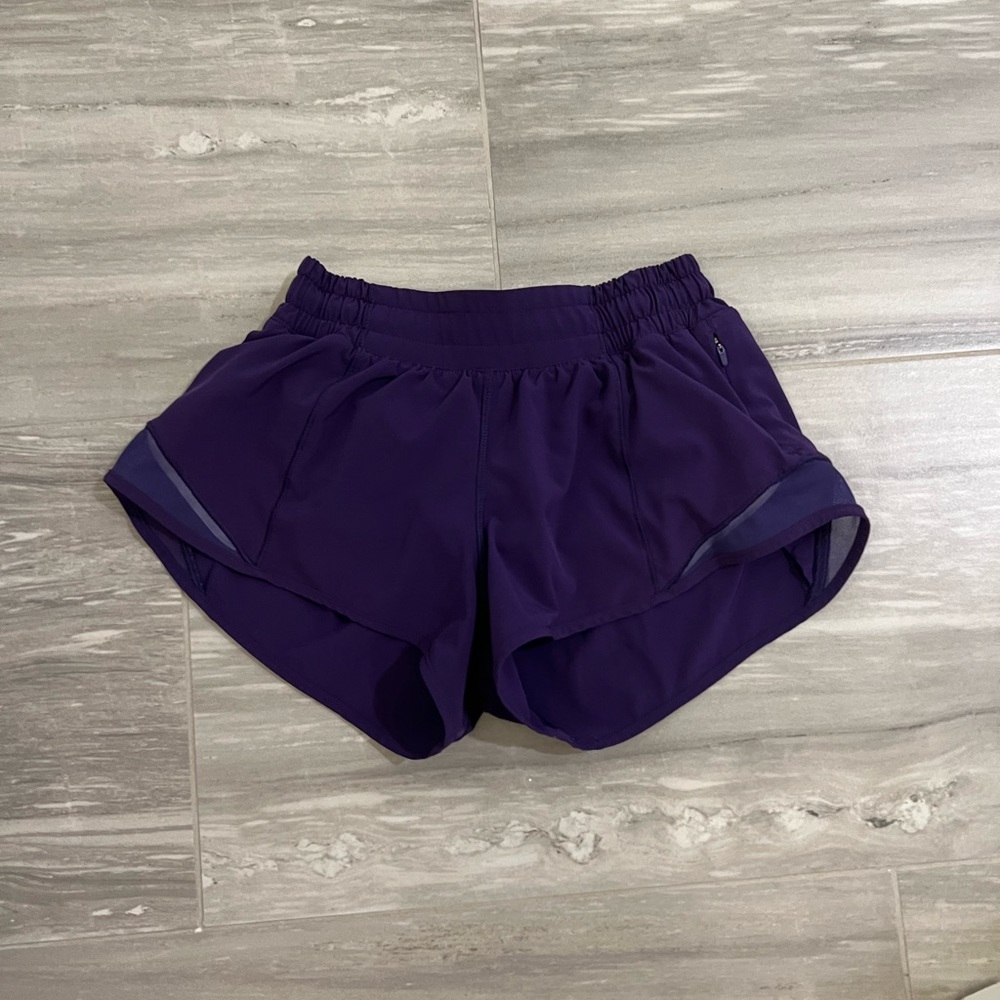 Lululemon Low rise Size 2 purple Hotty-Hot lined shorts